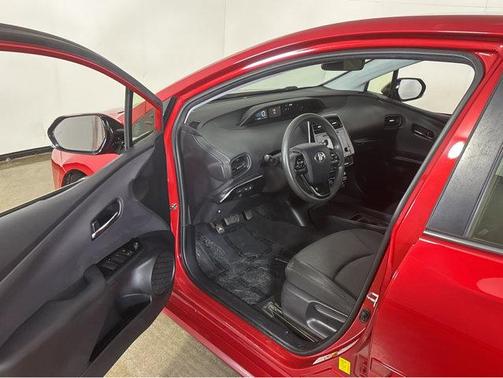 2019 Toyota Prius LE