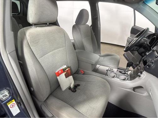 2013 Toyota Highlander SE