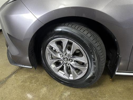 Predawn Gray Mica 2021 Toyota Sienna LE