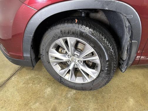 Ooh La La Rouge Mica 2015 Toyota Highlander XLE