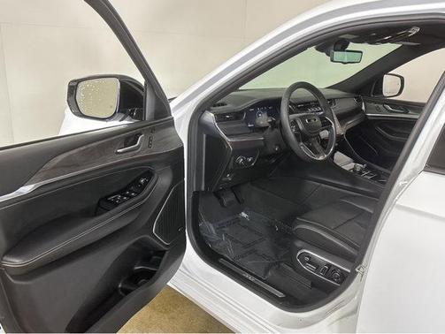 2024 Jeep Grand Cherokee Overland