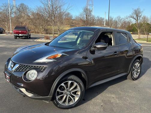Bordeaux Black 2017 Nissan Juke SV