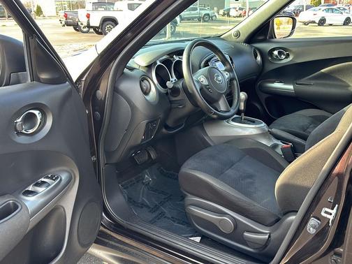 Bordeaux Black 2017 Nissan Juke SV