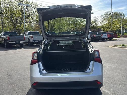 Classic Silver Metallic 2022 Toyota Prius LE