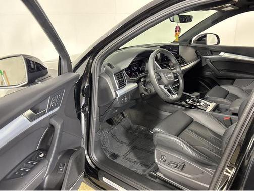 2024 Audi Q5 45 S line Premium Plus