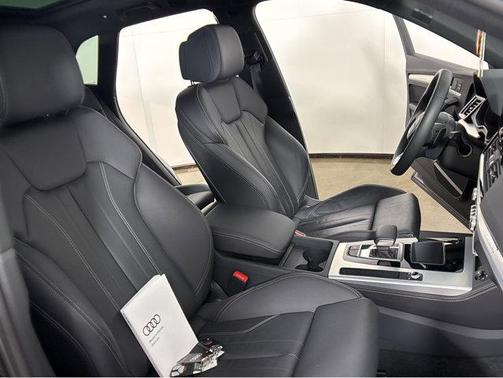 2024 Audi Q5 45 S line Premium Plus