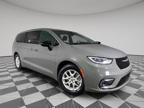2025 Chrysler Pacifica L