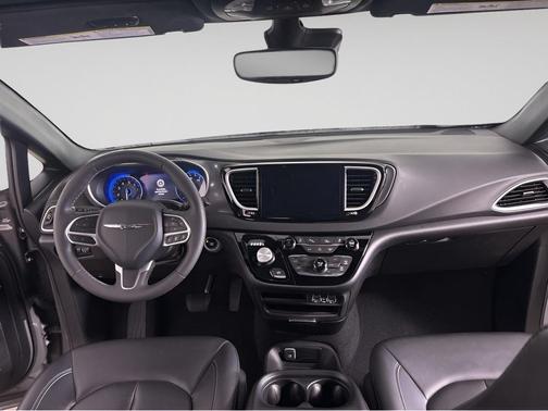 2025 Chrysler Pacifica L