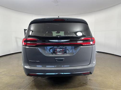 2025 Chrysler Pacifica L