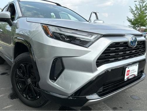 2024 Toyota RAV4 Hybrid SE