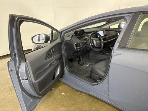 2023 Toyota Prius LE