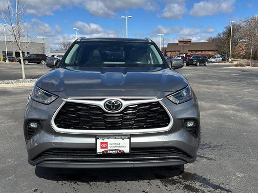 2025 Toyota Highlander Hybrid XLE