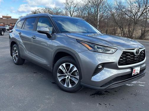 2025 Toyota Highlander Hybrid XLE