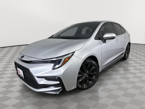 Classic Silver Metallic 2024 Toyota Corolla SE