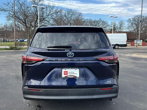 2021 Toyota Sienna XLE 8 Passenger
