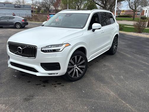 2023 Volvo XC90 B5 Core