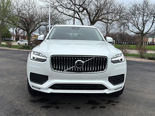 2023 Volvo XC90 B5 Core