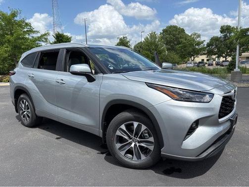 2025 Toyota Highlander XLE