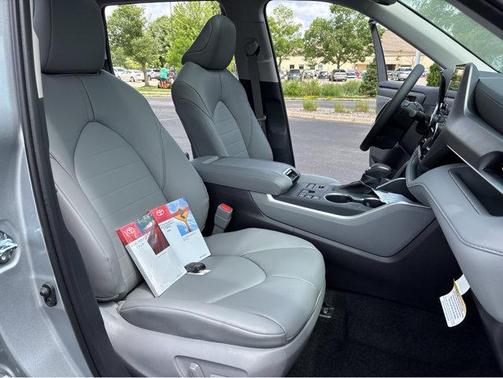 2025 Toyota Highlander XLE