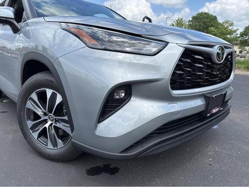 2025 Toyota Highlander XLE
