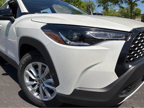 2025 Toyota Corolla Cross LE