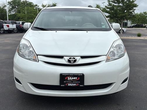 Blizzard Pearl 2009 Toyota Sienna XLE