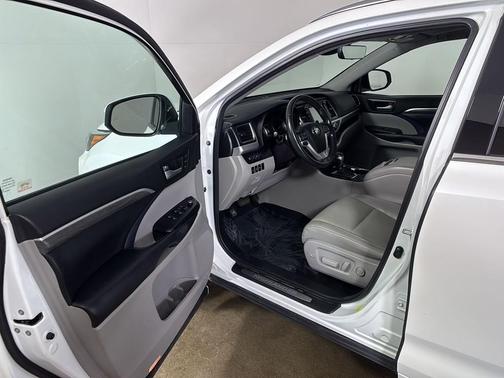 Blizzard Pearl 2018 Toyota Highlander Limited Platinum