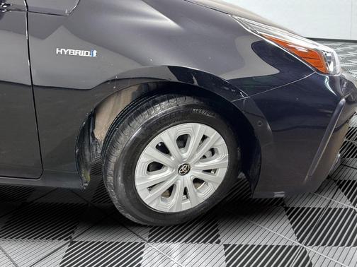 2019 Toyota Prius LE