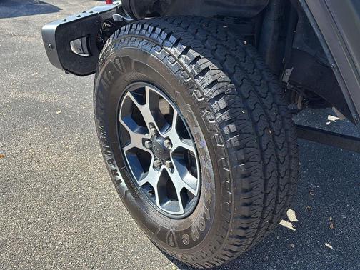 Granite Crystal Metallic Clearcoat 2020 Jeep Wrangler Rubicon