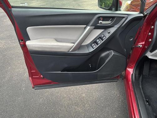 Venetian Red Pearl 2014 Subaru Forester 2.5i Limited