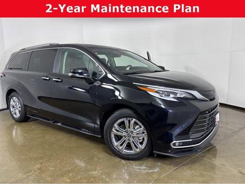 2023 Toyota Sienna Platinum 7 Passenger