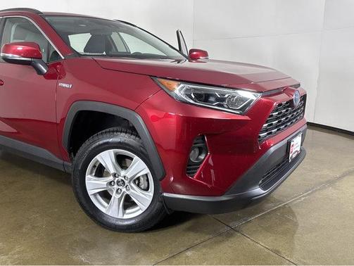2020 Toyota RAV4 Hybrid XLE