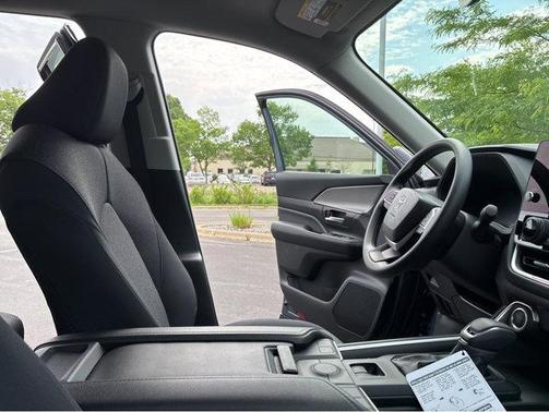 2025 Toyota Highlander LE