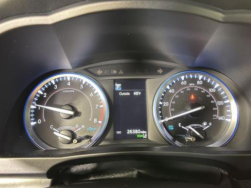 Midnight Black Metallic 2019 Toyota Highlander XLE