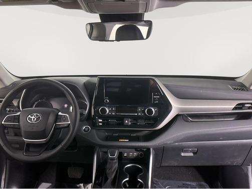 Magnetic Gray Metallic 2024 Toyota Highlander XLE