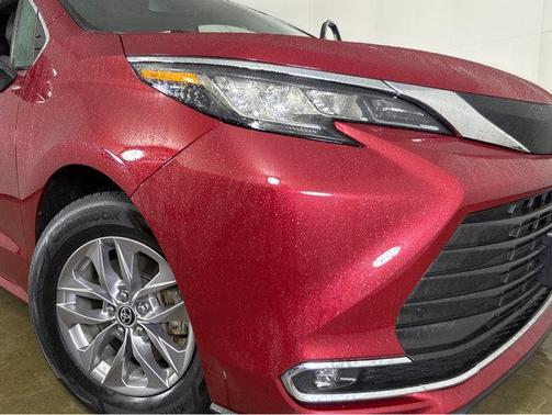2022 Toyota Sienna XLE 8 Passenger
