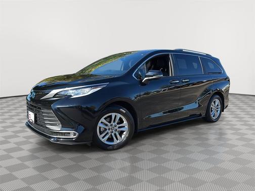 Midnight Black Metallic 2025 Toyota Sienna Limited