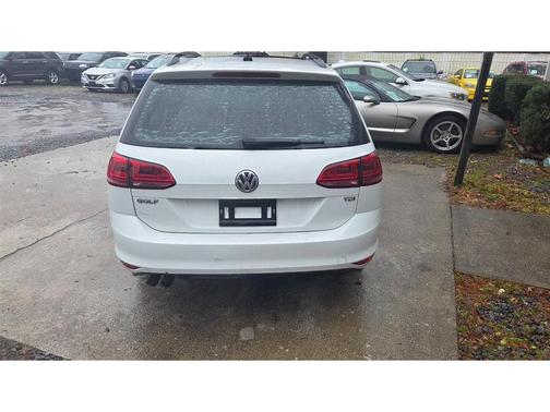 2015 Volkswagen Golf SportWagen TDI SEL 4-Door