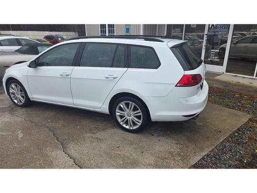 2015 Volkswagen Golf SportWagen TDI SEL 4-Door