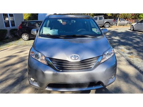 2011 Toyota Sienna XLE
