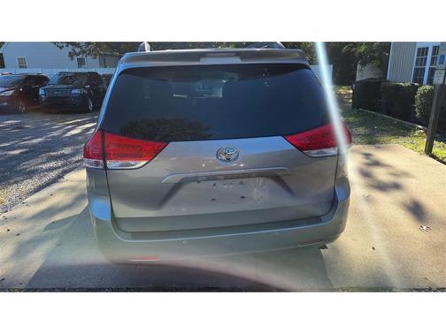 2011 Toyota Sienna XLE