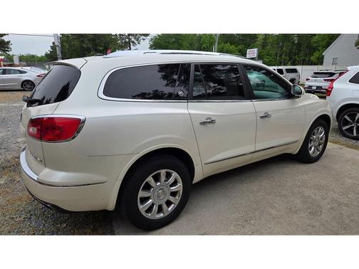 White 2013 Buick Enclave Premium