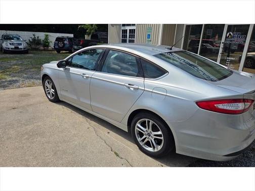 2016 Ford Fusion Hybrid SE