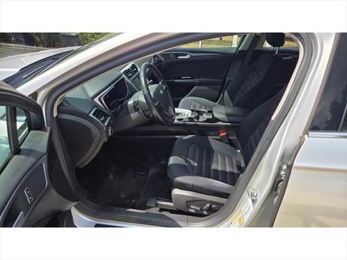 2016 Ford Fusion Hybrid SE