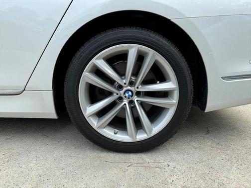 2016 BMW 750 i xDrive