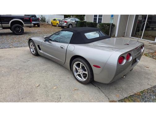 2000 Chevrolet Corvette Base