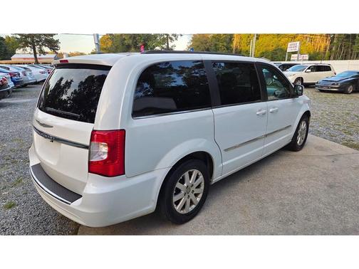 2016 Chrysler Town & Country Touring