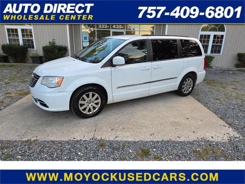 2016 Chrysler Town & Country Touring