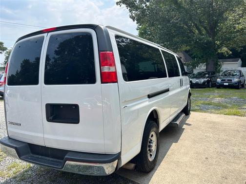 White 2019 Chevrolet Express 3500 LT