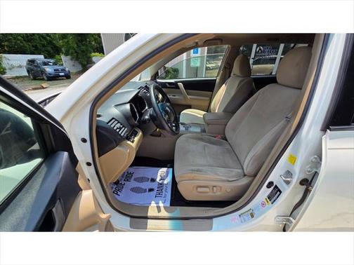 2011 Toyota Highlander SE